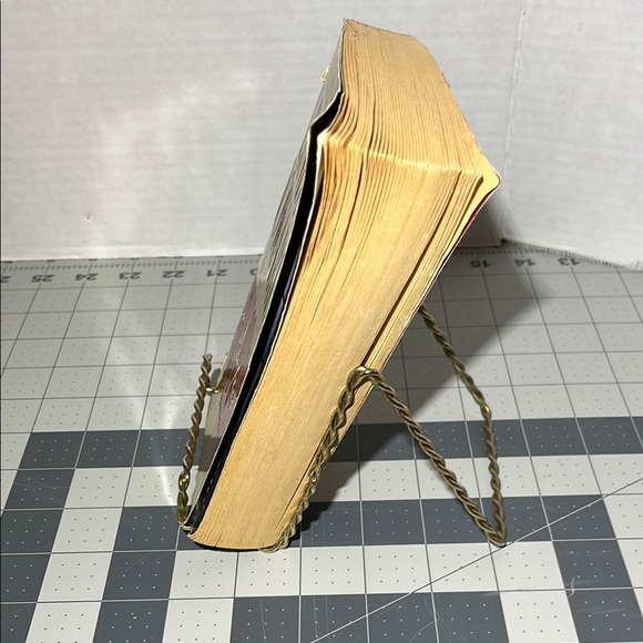 Linda Howard 'Mr. Perfect' Book - Picture 4 of 8